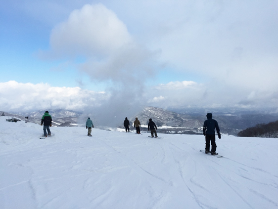 JAU × INDEPENDENT CAMP